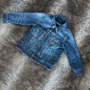 Gap jean jacket for boy XS  5-6y